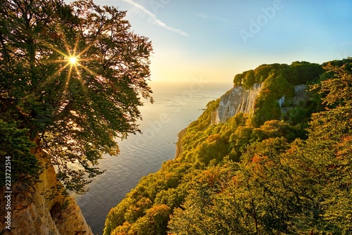 Sonnenaufgang - Kreidefelsen Rügen mit Blick auf Viktoriasicht