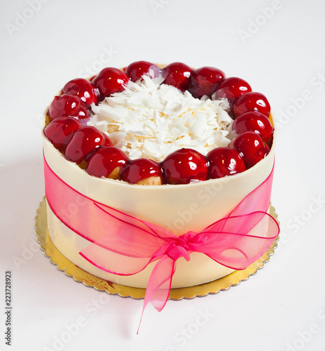 cake with rapsberry profiterol