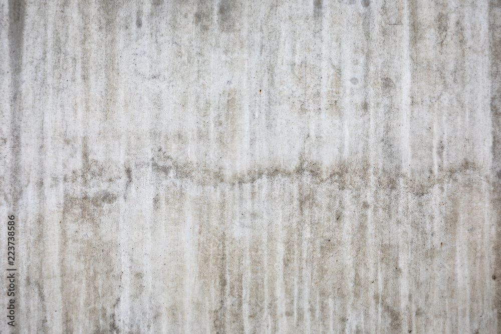 Obraz premium Wet concrete wall at rainy day