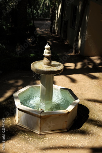 fontaine ancienne mauresque andalouse photo