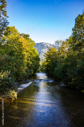 Weiße Traun in Ruhpolding vor Rauschberg