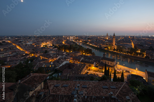 Verona vista da Castel San pietro