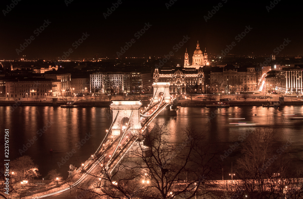 Fototapeta premium Chain Bridge in Budapest