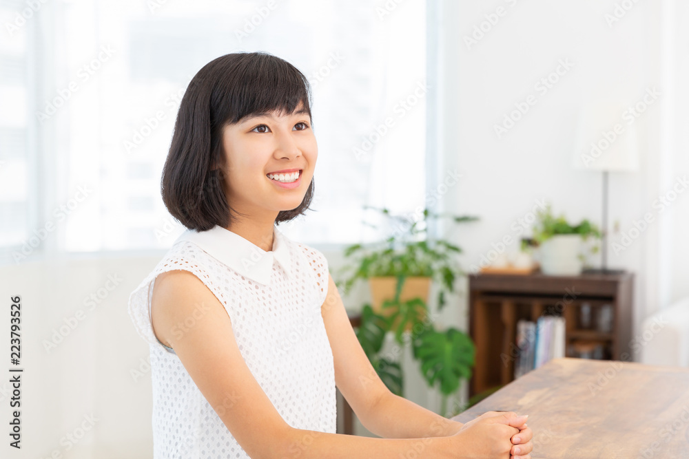 リラックスする女の子 リラックスする女の子