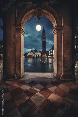 Piazza San Marco hallway night view © rabbit75_fot