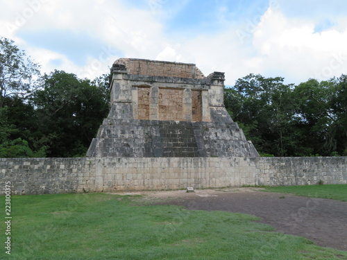 hervorragend erhaltender Maya Tempel in Mexiko