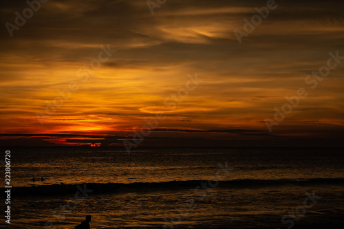 Obraz na płótnie Deep and Rich ORange Sunset at Karon Beach w salonie