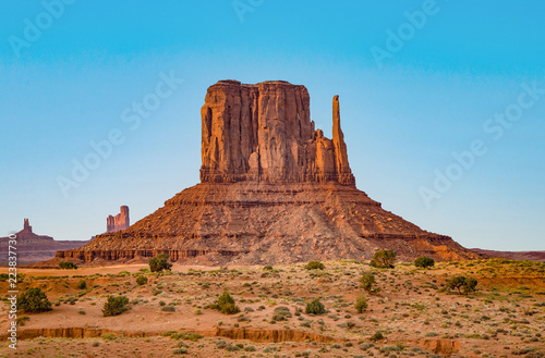  Monument Valley with WEst Mittens Butte