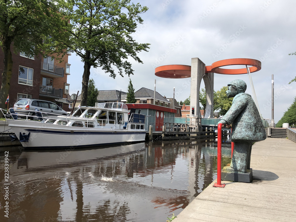 The Krinkiespijer (Kringetjesspuwer) statue