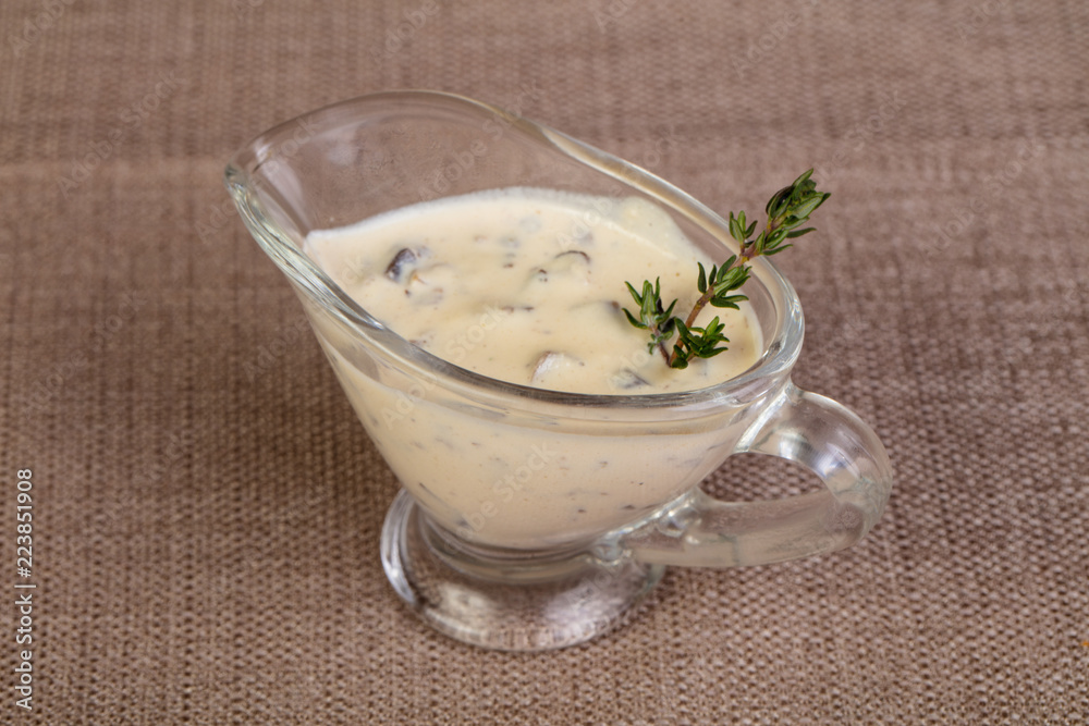 Garlic sauce with thyme Garlic sauce with thyme