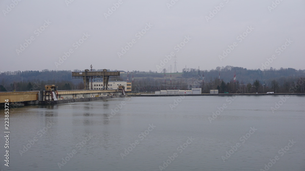 Schleuse, Donau, Österreich von einem Flusskreuzfahrtschiff