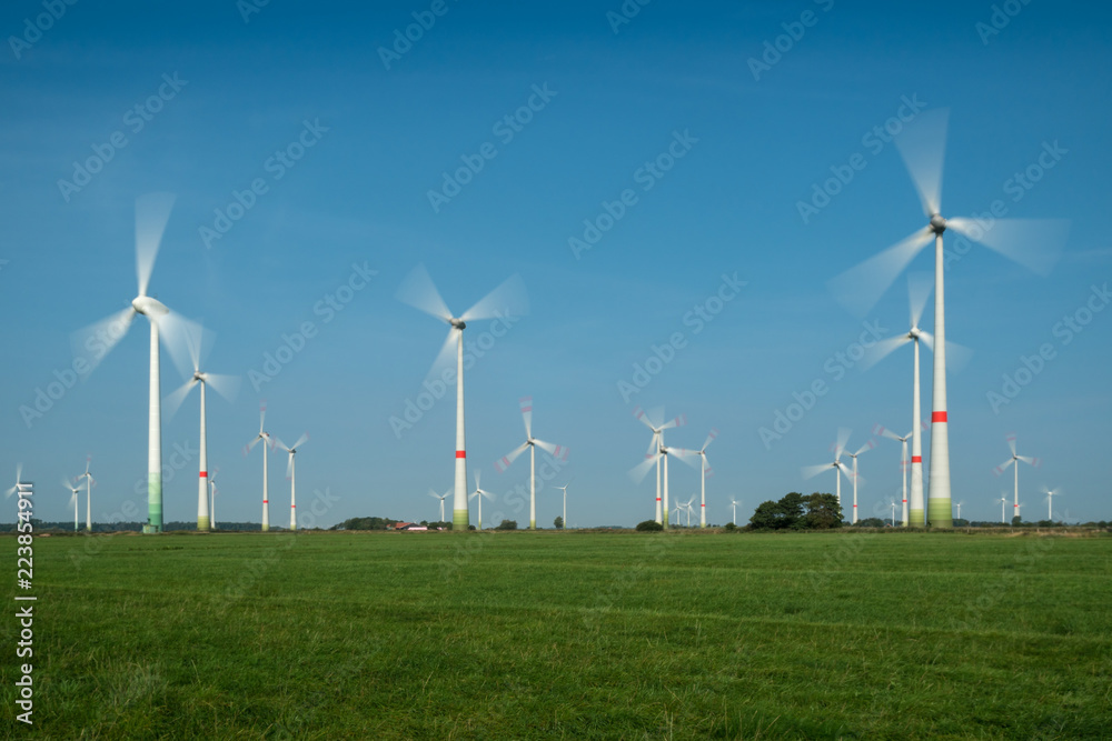Windpark zwischen Dornum und Westerholt in Ostfriesland Windpark zwischen Dornum und Westerholt in Ostfriesland
