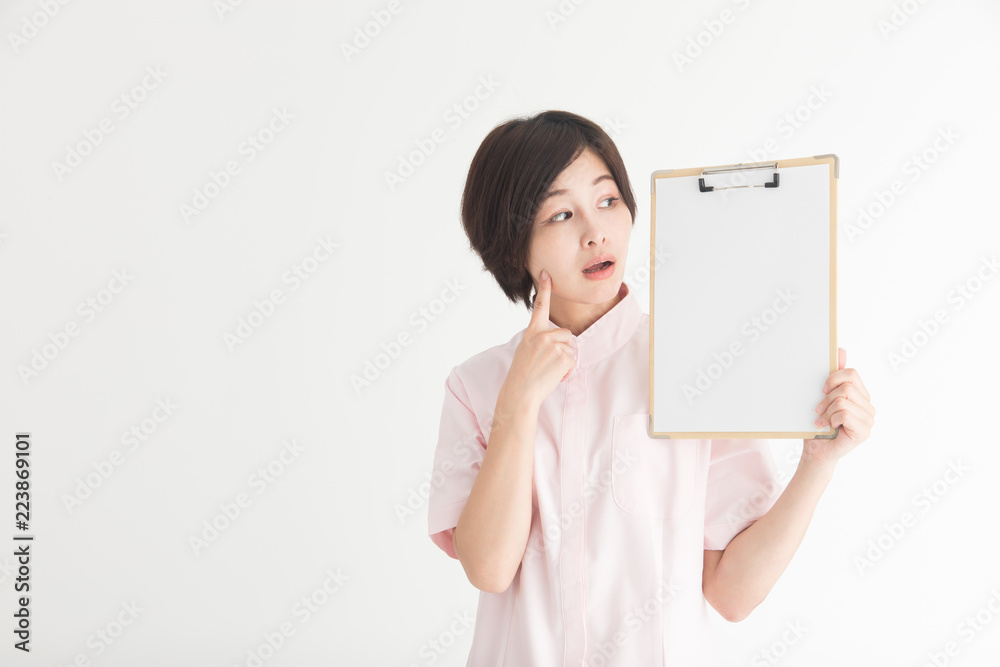 看護師・白バック