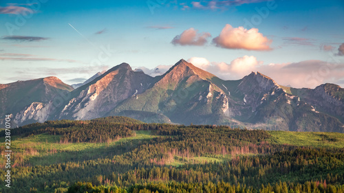 Fototapeta Naklejka Na Ścianę i Meble -  Stunning Tatra mountains at sunset in Poland