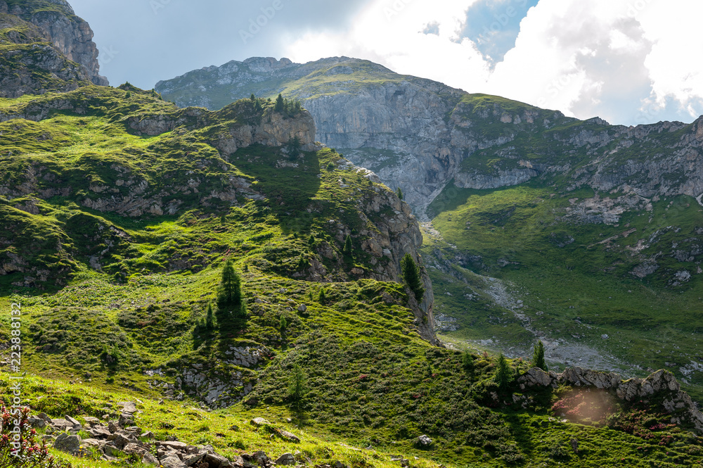 Naklejka premium Mountain scene of the Italian Dolomites, near the Giau Pass, on a Summer Afternoon.