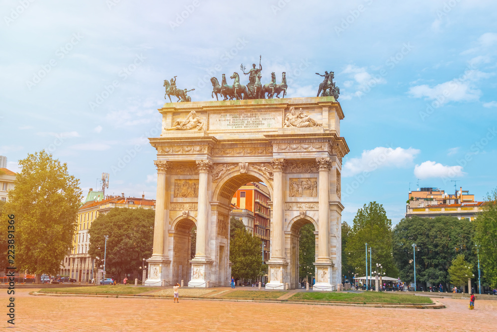 Obraz premium Peace Arch or Gate of Sempione in Milan, near the Sempione Park
