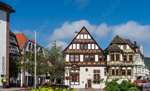 Höxter – Fußgängerzone mit Haus der Dechanei 