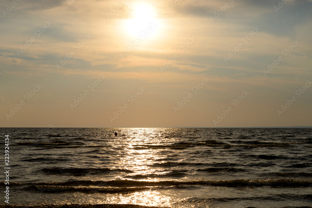 Cloud sunset over sea.