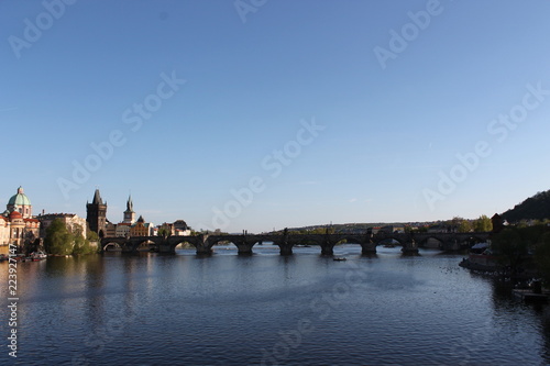 Puente carlos, praga, europa, cielo azul, rio, puentes, paisajes, viajes por el mundo © Fatima
