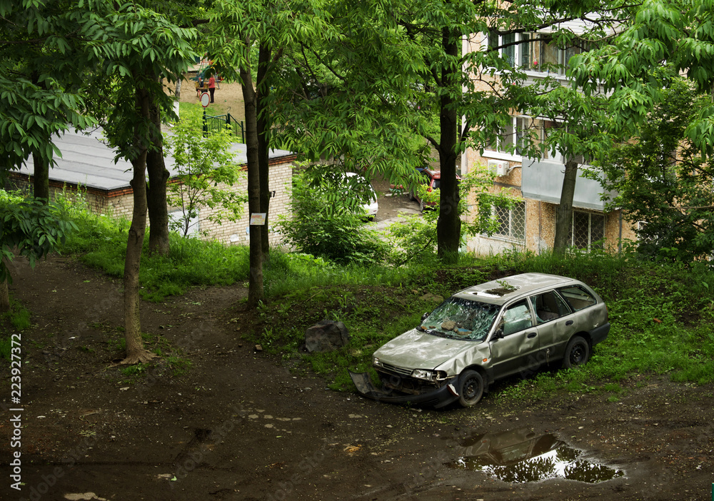 damaged car