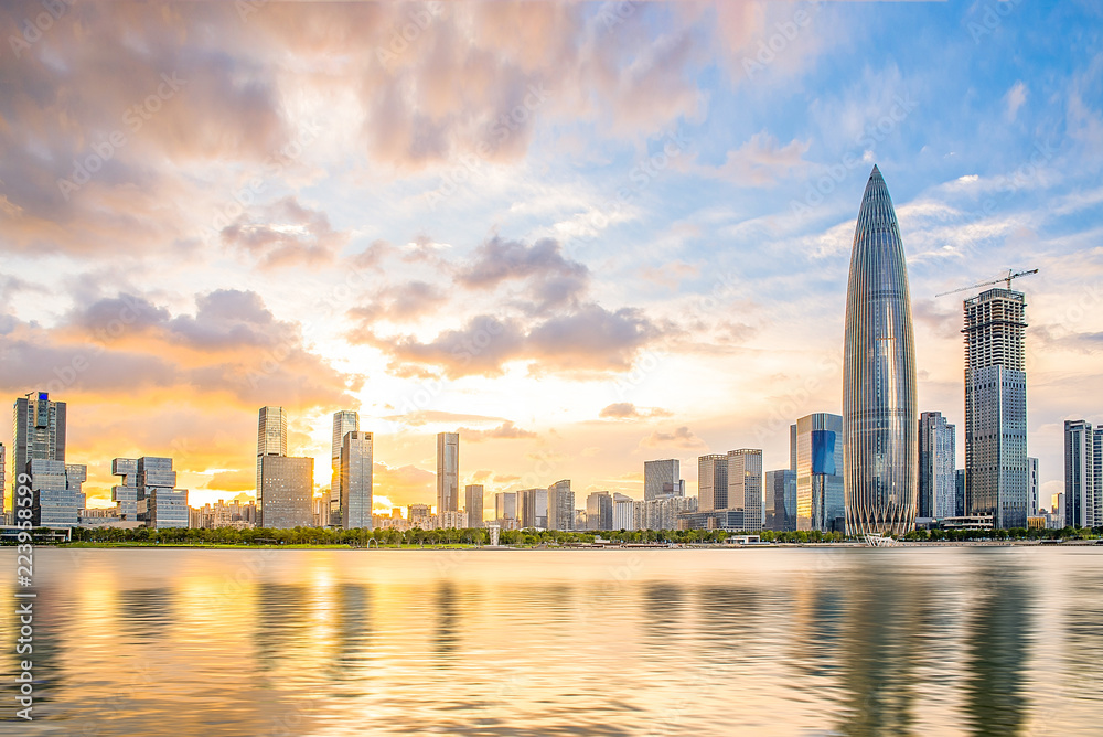 Fototapeta premium Shenzhen city skyline at dusk