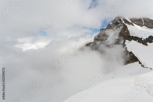 Mountains and clouds playing © Sébastien Closs