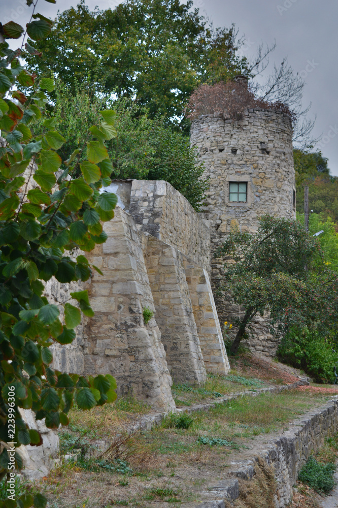 Alte Stadtmauer mit Wehr Turm