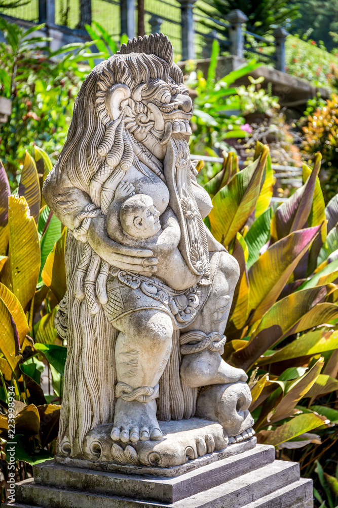 Obraz premium Religious stone monument