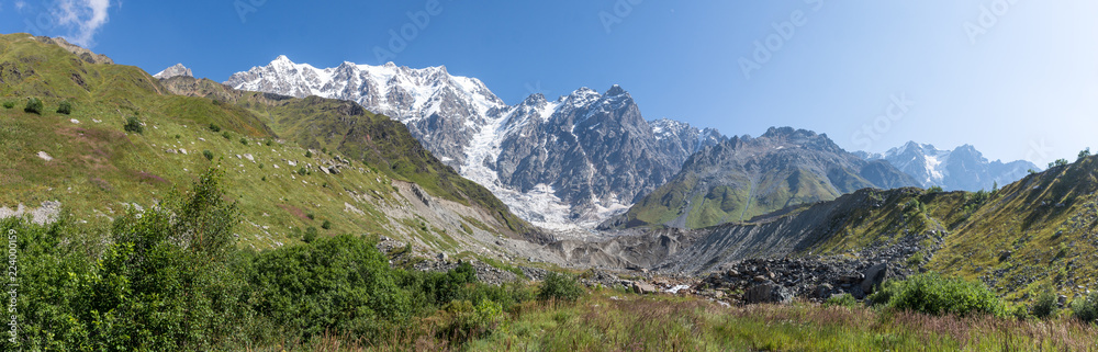 Panorama du glacier Shkhara, Ushguli, Géorgie