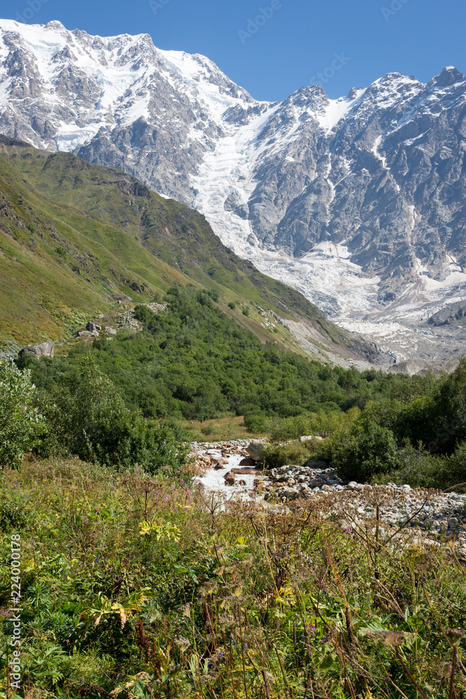Glacier Shkhara près d'Ushguli, Svanétie, Géorgie