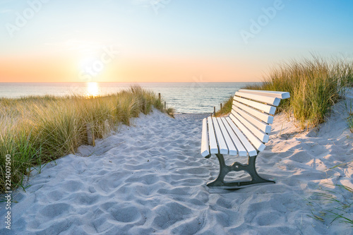 Fototapeta Naklejka Na Ścianę i Meble -  Sonnenuntergang an der Ostsee