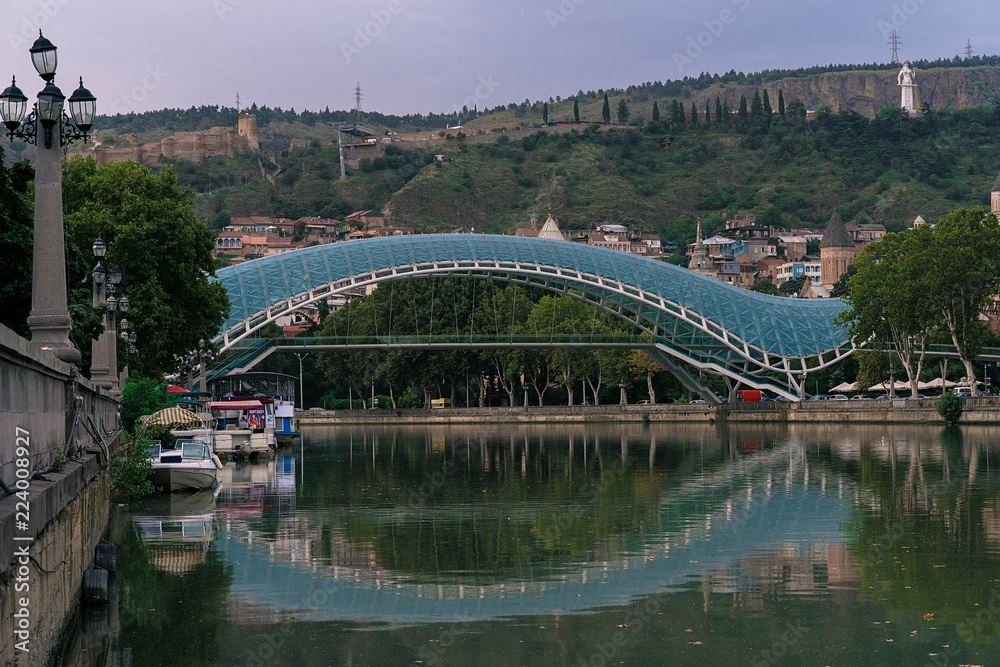 Fototapeta premium Glass bridge of peace in Tbilisi