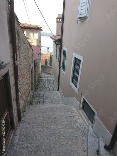 Krajobraz Istrii. Widok pięknych europejskich miejsc odpoczynku w Chorwacja, Rovinj stare miasteczko.