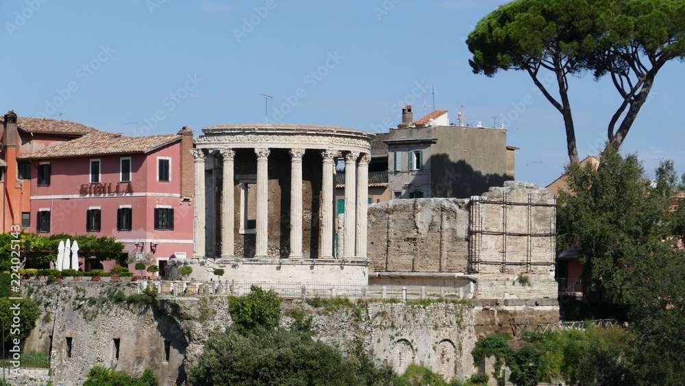 Tivoli Villa Gregoriana Tempio della Sibilla