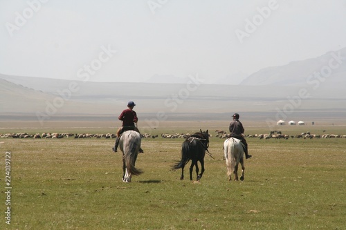 A cheval au kirghistan 