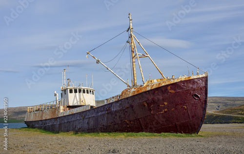 Icelandic shipwreck © RbbrDckyBK