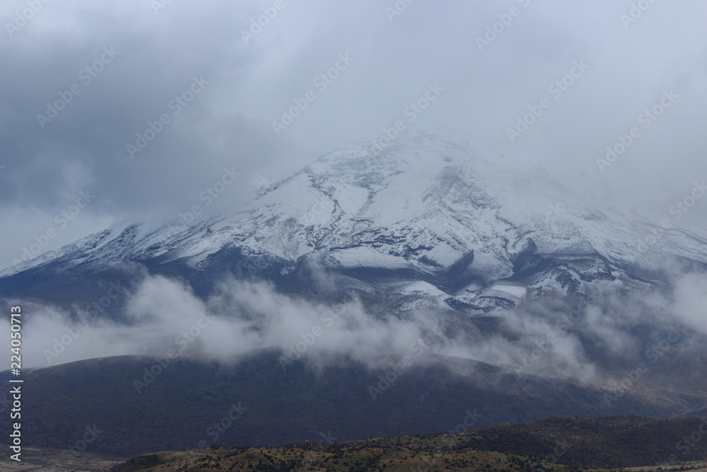 View on the strato vulcano cotopaxi, ecuado View on the strato vulcano cotopaxi, ecuado