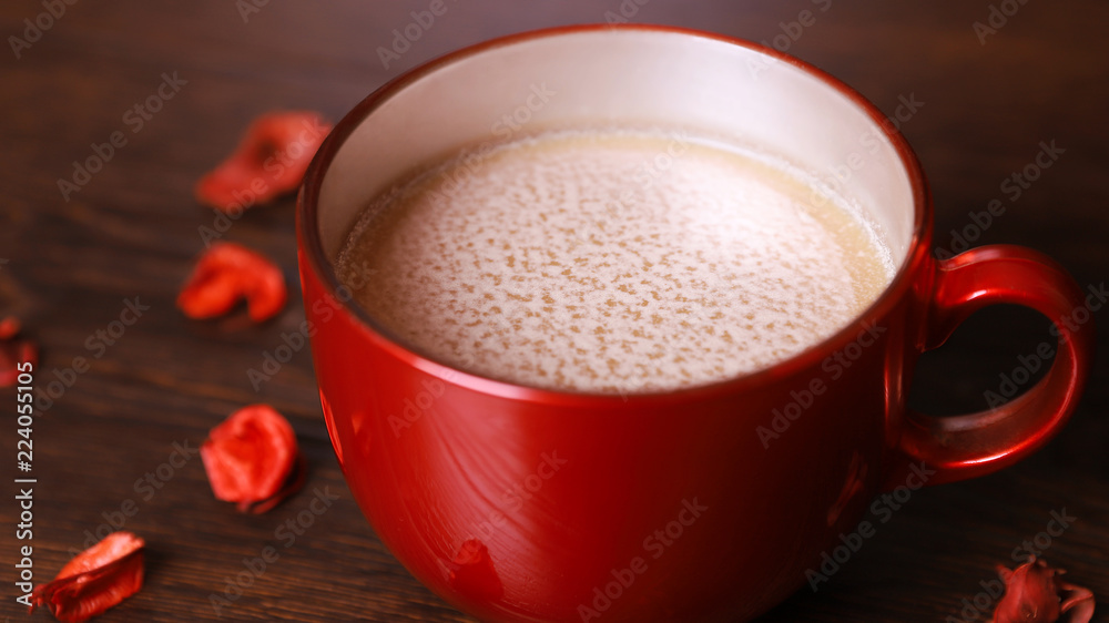 Горячий утренний кофе в красной чашке Photos | Adobe Stock