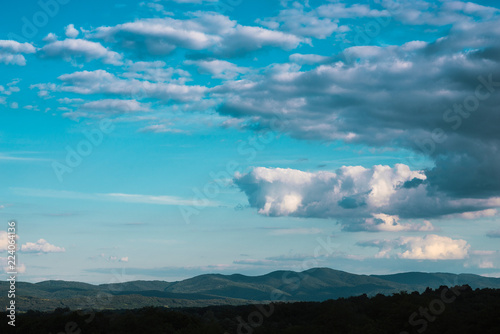 Φωτογραφία Distant hills landscape view of nature