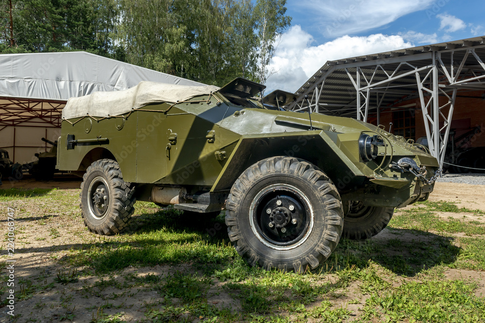 Obraz premium Old armored car