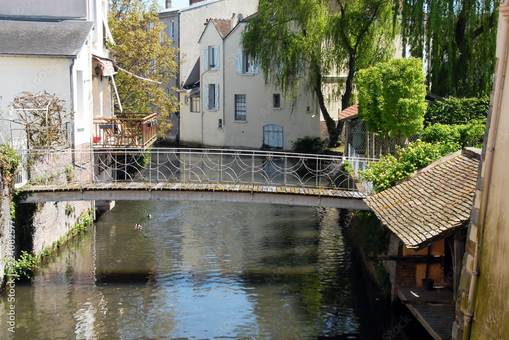 Foto de Ville de Dreux, passerelle sur La Blaise, rivière qui traverse