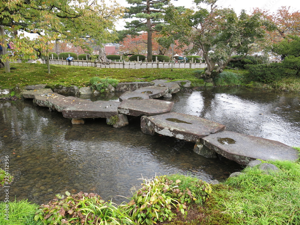 兼六園の雁行橋 Kenrokuen(Gankou-Bashi, Flying Geese Bridge) 兼六園の雁行橋 Kenrokuen(Gankou-Bashi, Flying Geese Bridge)