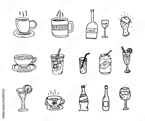 Vector hand drawn set of cocktails and alcoholic and nonalcoholic beverages. Sketch