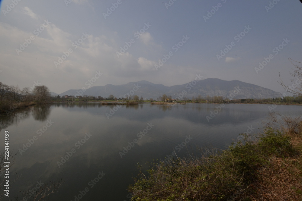 Fototapeta premium lago di varese, italia