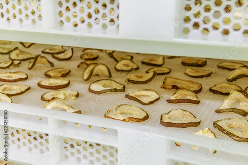 Dried sliced pears