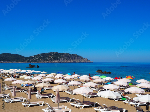 Strand in Es Figueral auf Ibiza