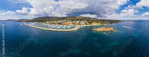 Luftaufnahme, Luxusyachthafen Puerto Portals, Strand Platja de s' Oratori und Illa d'en Sales, Portals Nous, Region Palma de Mallorca, Mallorca, Balearen, Spanien