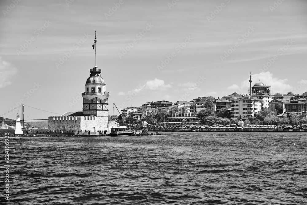 Fototapeta premium Ancient architectural monument the Maiden's Tower In Istanbul, Turkey