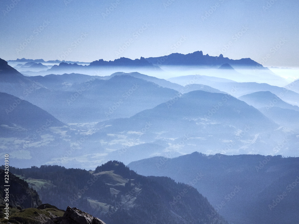 Berge Panorama blau Morgen Nebel