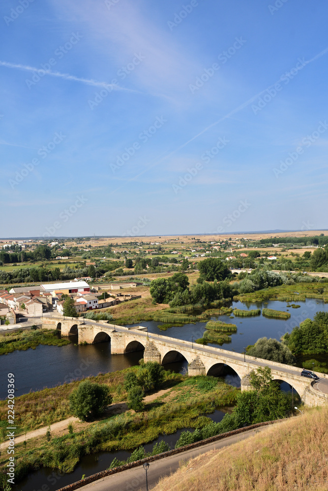 bridge  and River Agueda, Ciudad Rodrigo, Castile and Leon, Spain